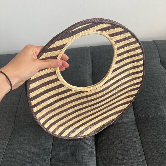 Round beach or summer purse - hand woven - Picture 2 of 3